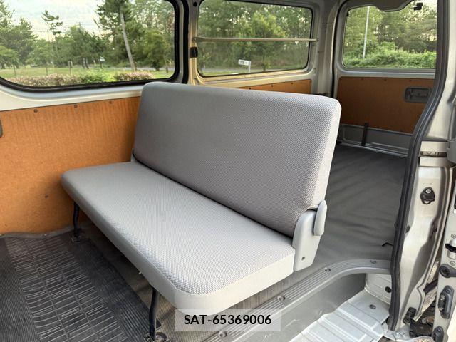 Toyota HIACE VAN 2007-10 1291641-18