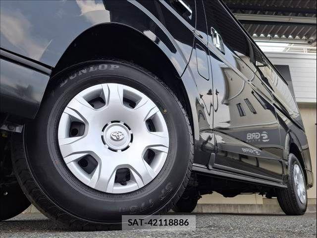 Toyota HIACE VAN 2025-04 1291653-9