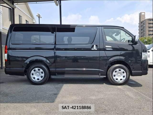 Toyota HIACE VAN 2025-04 1291653-12