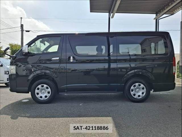 Toyota HIACE VAN 2025-04 1291653-13