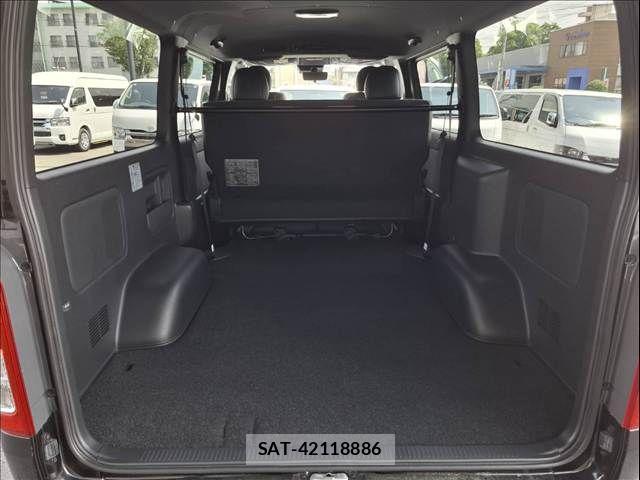 Toyota HIACE VAN 2025-04 1291653-19