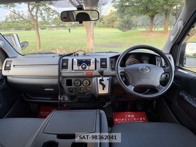 Toyota HIACE VAN 2012-11 1313184-11