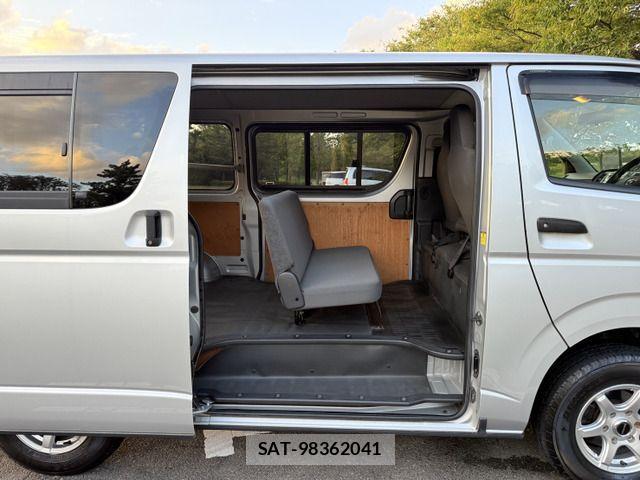 Toyota HIACE VAN 2012-11 1313184-15