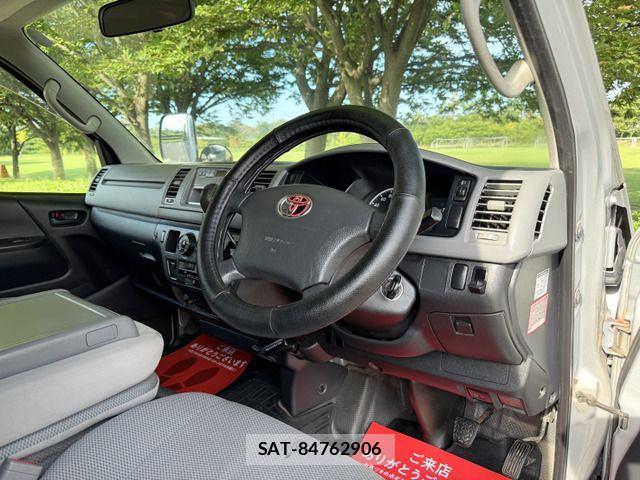 Toyota HIACE VAN 2008-11 1313181-10