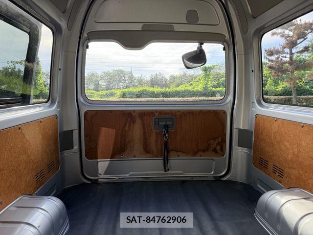 Toyota HIACE VAN 2008-11 1313181-17