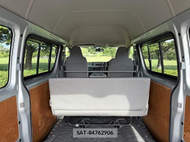 Toyota HIACE VAN 2008-11 1313181-18