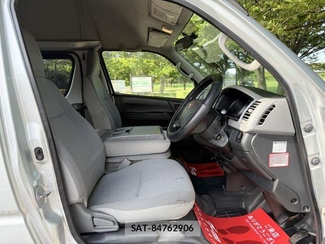Toyota HIACE VAN 2008-11 1313181-8