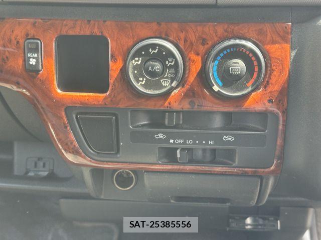 Toyota HIACE VAN 2006-11 1326087-19