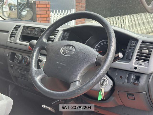 Toyota HIACE VAN 2006-07 1326086-12