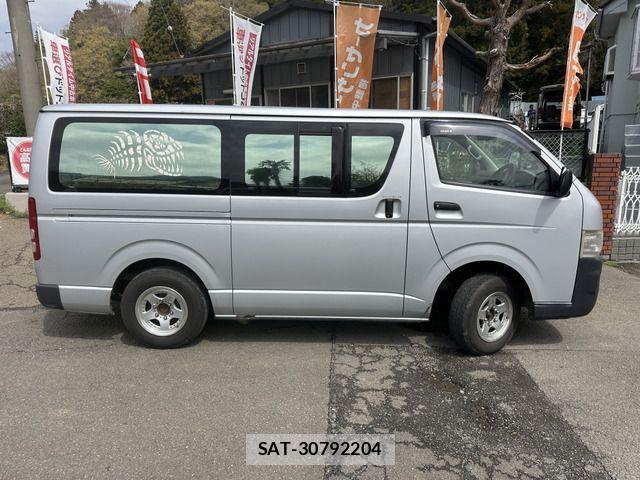 Toyota HIACE VAN 2006-07 1326086-19