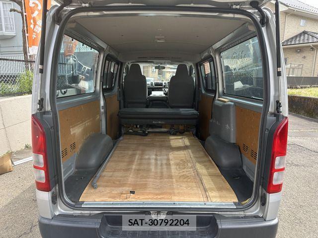 Toyota HIACE VAN 2006-07 1326086-6