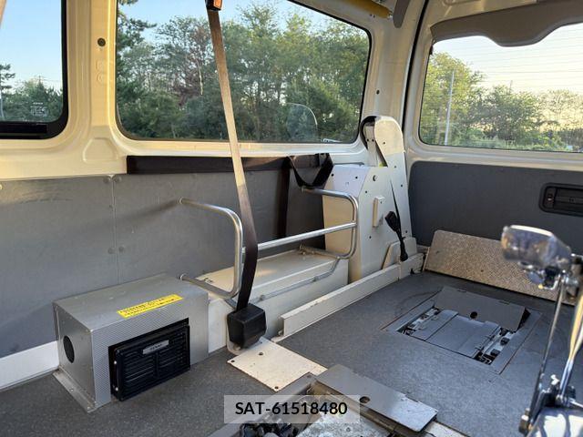 Toyota HIACE VAN 2011-09 1331149-17
