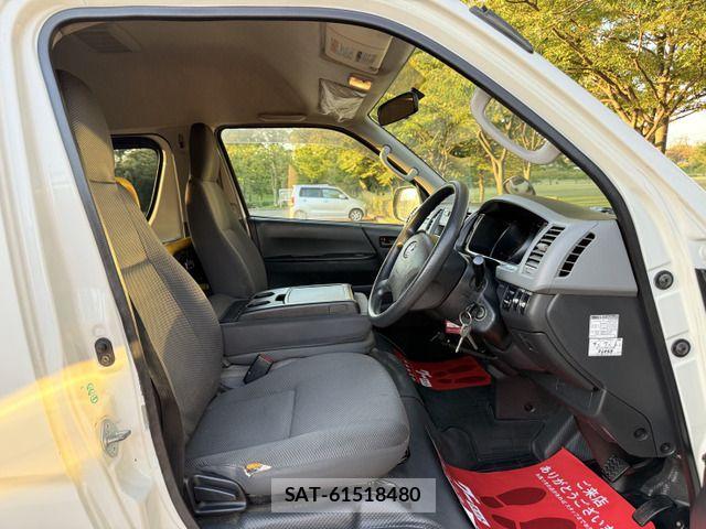 Toyota HIACE VAN 2011-09 1331149-8