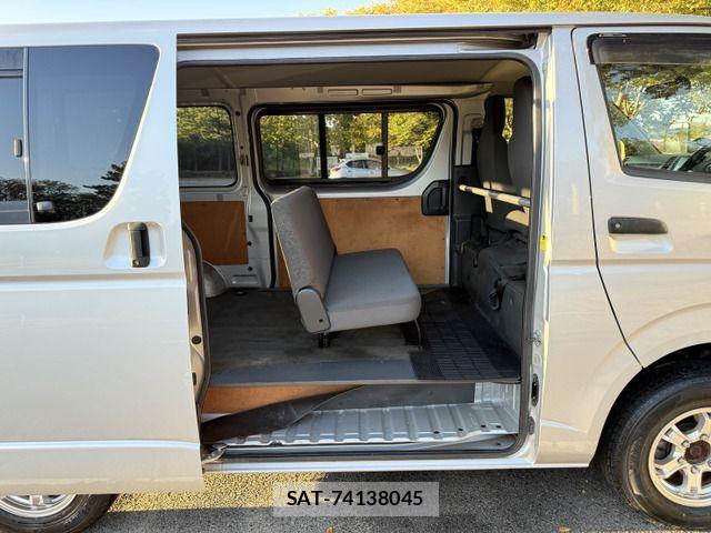 Toyota HIACE VAN 2012-03 1374722-14