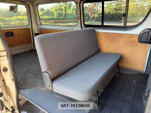 Toyota HIACE VAN 2012-03 1374722-15