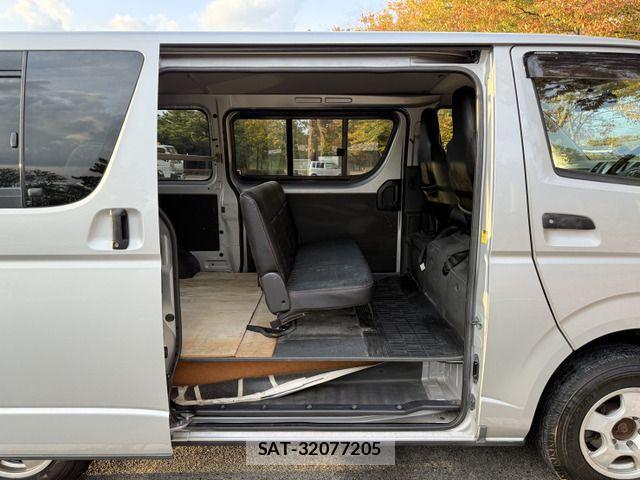 Toyota HIACE VAN 2012-02 1412700-17