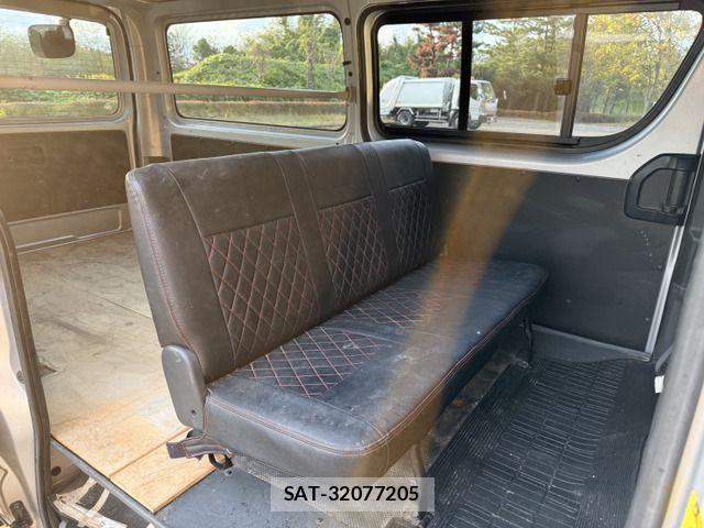 Toyota HIACE VAN 2012-02 1412700-18
