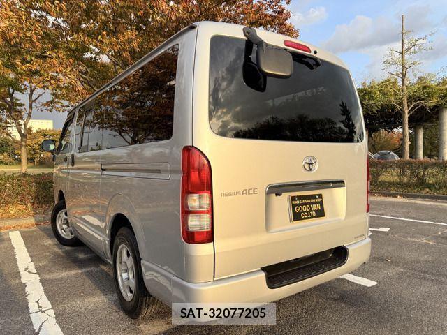 Toyota HIACE VAN 2012-02 1412700-1