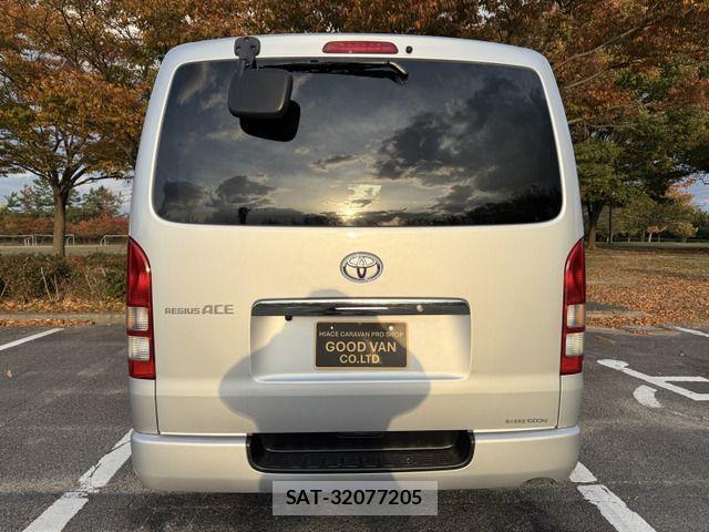Toyota HIACE VAN 2012-02 1412700-5