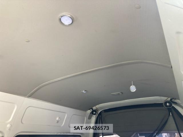 Toyota HIACE VAN 2012-03 1416706-11