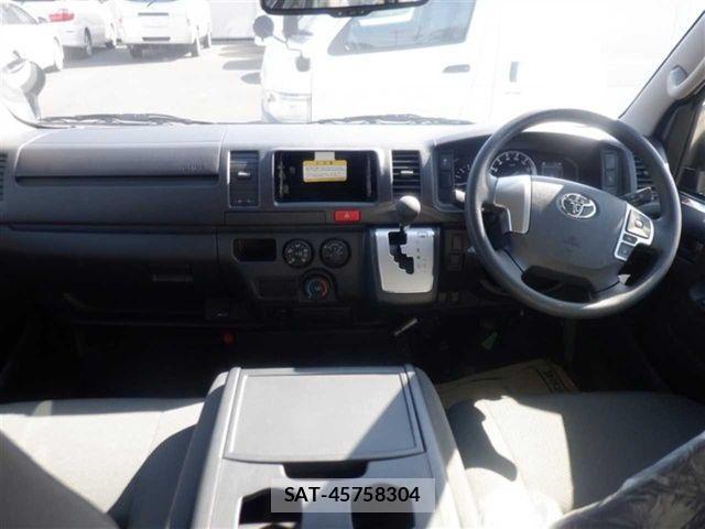 Toyota HIACE VAN 2025-10 1428710-1