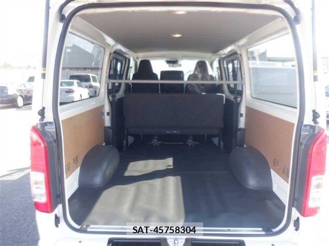 Toyota HIACE VAN 2025-10 1428710-5