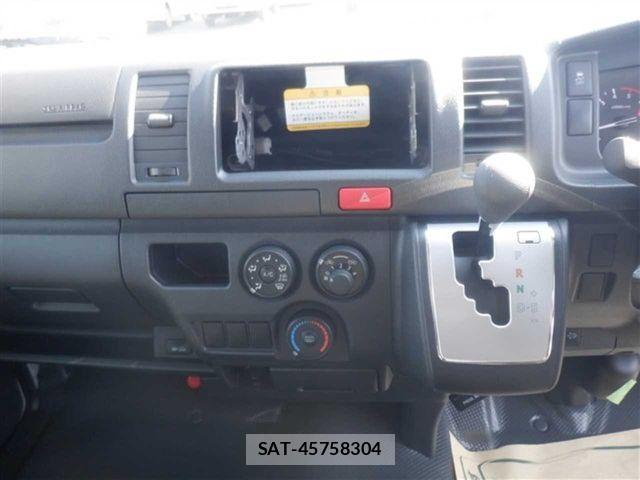 Toyota HIACE VAN 2025-10 1428710-7