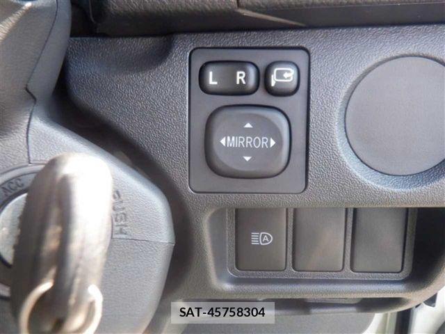 Toyota HIACE VAN 2025-10 1428710-8