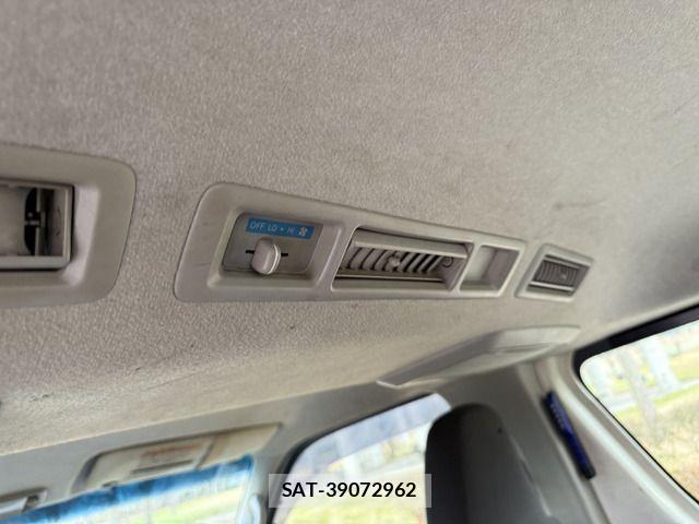 Toyota HIACE VAN 2013-03 1743549-17