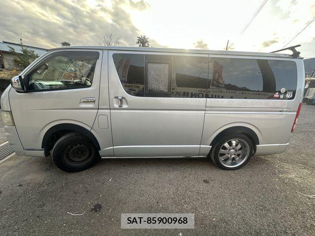 Toyota HIACE VAN 2006-02 2009483-3