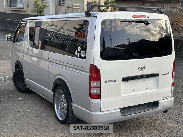 Toyota HIACE VAN 2006-02 2009483-4