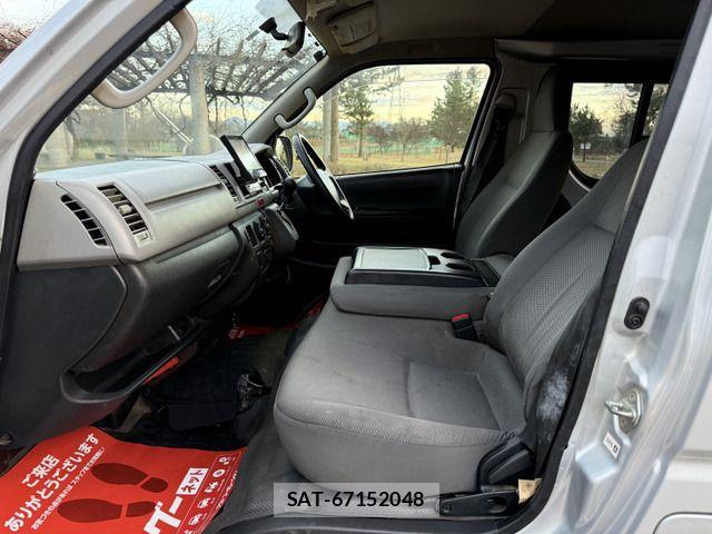 Toyota HIACE VAN 2012-10 2009488-9