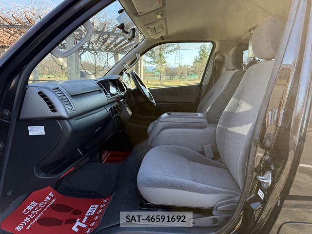 Toyota HIACE VAN 2010-02 2009481-9