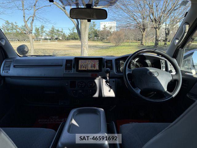 Toyota HIACE VAN 2010-02 2009481-11