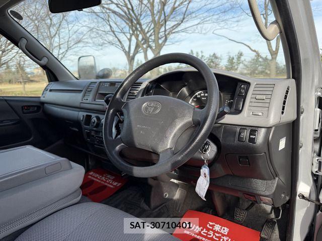 Toyota HIACE VAN 2006-05 2080273-10