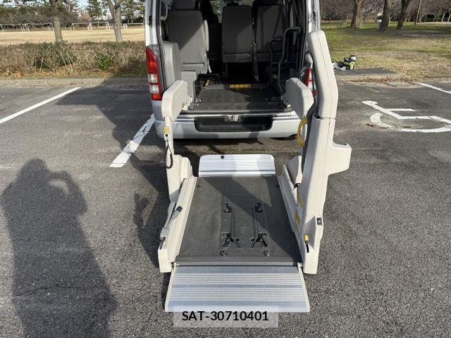 Toyota HIACE VAN 2006-05 2080273-19