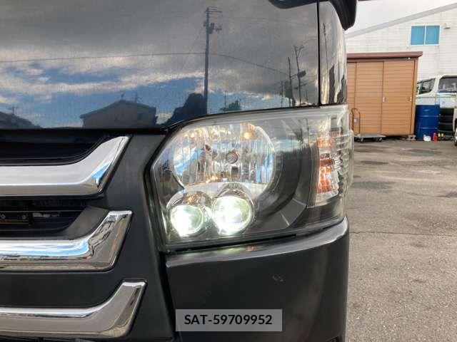 Toyota HIACE VAN 2007-10 2349621-7