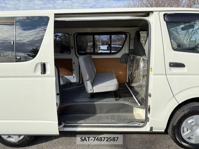 Toyota HIACE VAN 2010-02 2666286-15