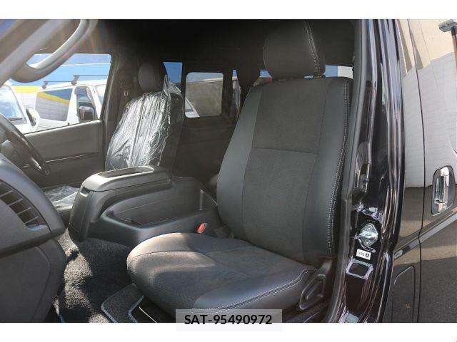 Toyota HIACE VAN 2023-01 2666265-3
