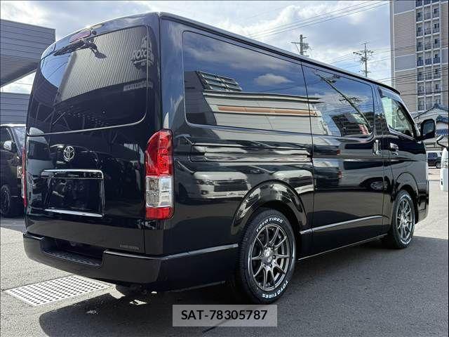 Toyota HIACE VAN 2022-01 3065573-14