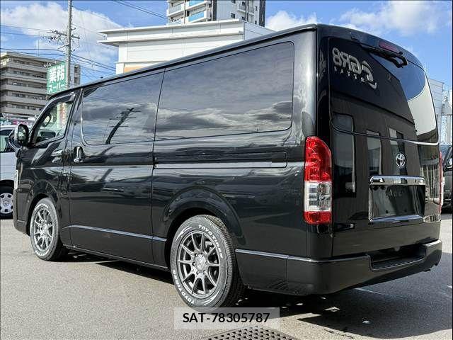 Toyota HIACE VAN 2022-01 3065573-15