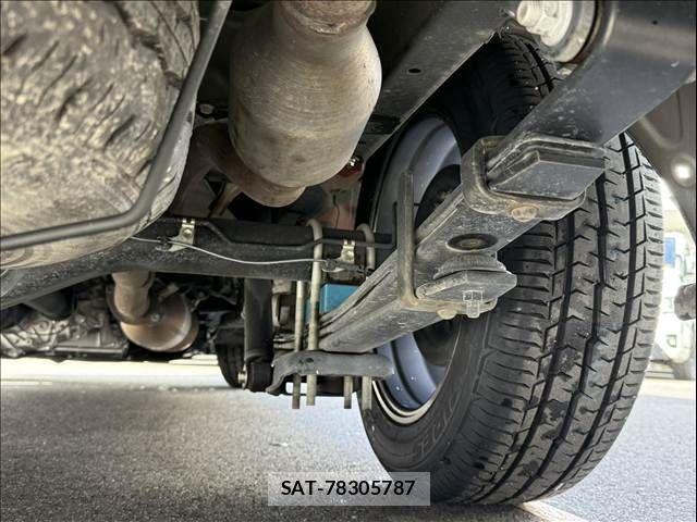 Toyota HIACE VAN 2022-01 3065573-18