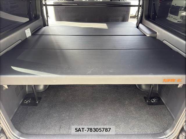 Toyota HIACE VAN 2022-01 3065573-19