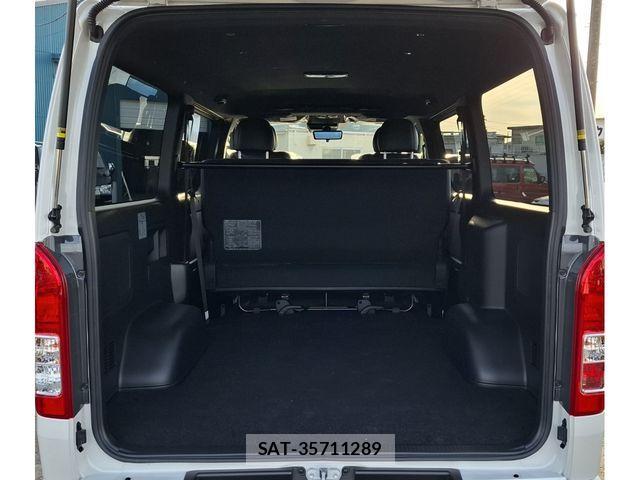Toyota HIACE VAN 2025-11 3374842-13