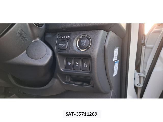 Toyota HIACE VAN 2025-11 3374842-24
