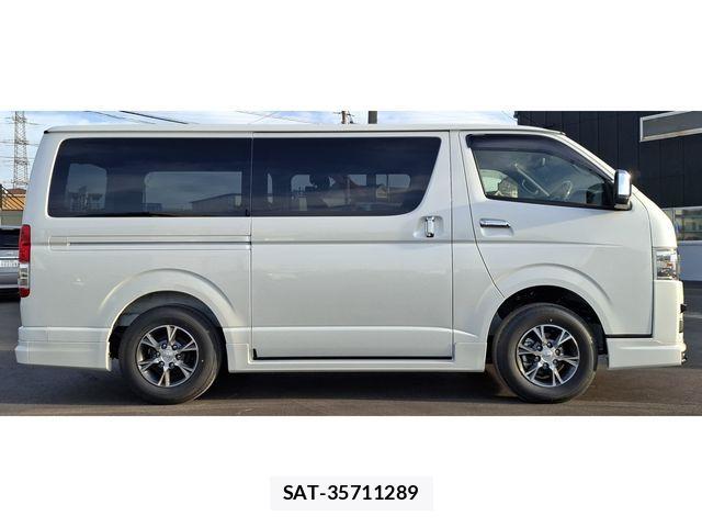 Toyota HIACE VAN 2025-11 3374842-3