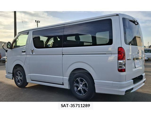 Toyota HIACE VAN 2025-11 3374842-6