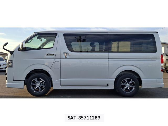 Toyota HIACE VAN 2025-11 3374842-7