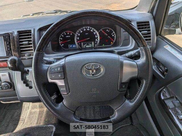 Toyota HIACE VAN 2019-05 3671450-10