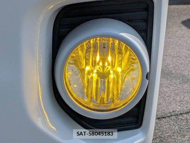Toyota HIACE VAN 2019-05 3671450-12